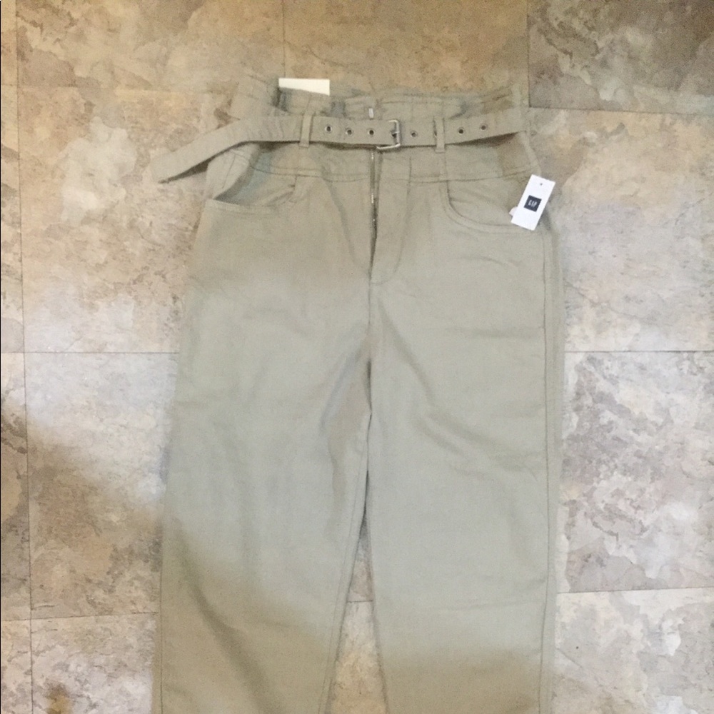 Gap khaki pants🔥